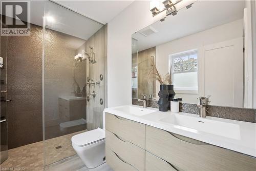 518 Hager Avenue, Burlington, ON - Indoor Photo Showing Bathroom
