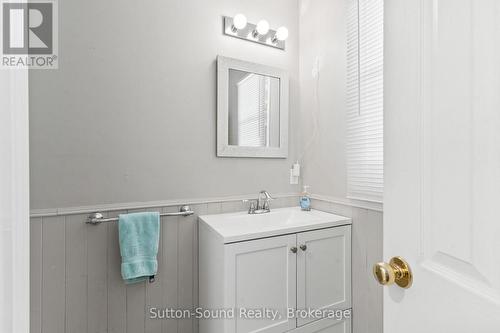 606 Mallory Beach Road, South Bruce Peninsula, ON -  Photo Showing Bathroom