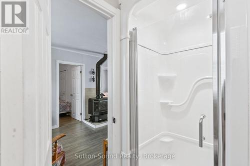 606 Mallory Beach Road, South Bruce Peninsula, ON - Indoor Photo Showing Bathroom