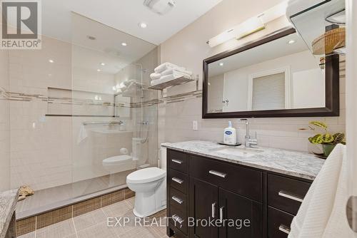 459 Lee Avenue, Waterloo, ON - Indoor Photo Showing Bathroom