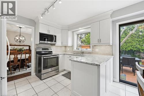 314 Lakeview Avenue, Burlington, ON - Indoor Photo Showing Kitchen With Upgraded Kitchen