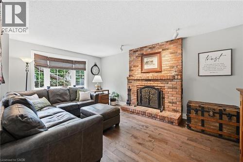 314 Lakeview Avenue, Burlington, ON - Indoor Photo Showing Living Room With Fireplace