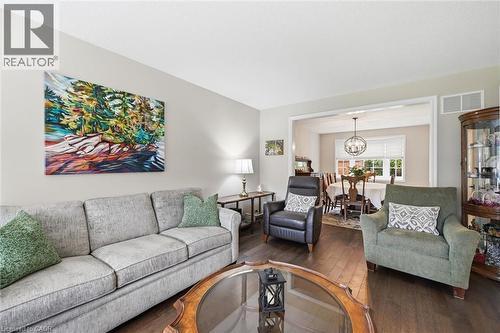314 Lakeview Avenue, Burlington, ON - Indoor Photo Showing Living Room
