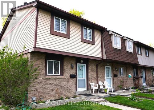 6 - 93 HANSEN ROAD N  Brampton (Madoc), ON L6V 3C8