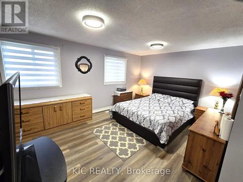 6 - 93 Hansen Road N, Brampton (Madoc), ON - Indoor Photo Showing Bedroom