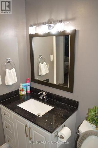 6 - 93 Hansen Road N, Brampton (Madoc), ON - Indoor Photo Showing Bathroom