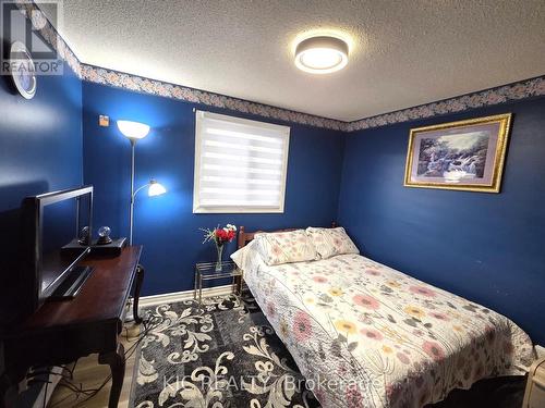 6 - 93 Hansen Road N, Brampton (Madoc), ON - Indoor Photo Showing Bedroom