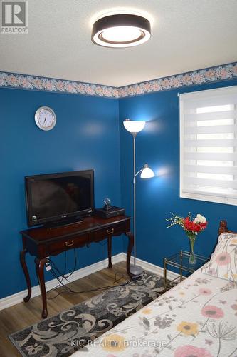 6 - 93 Hansen Road N, Brampton (Madoc), ON - Indoor Photo Showing Bedroom