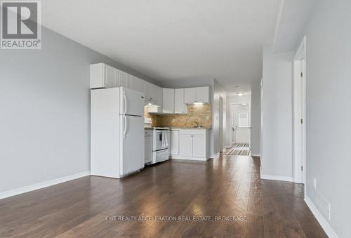 613 Tanner Drive, Kingston (East Gardiners Rd), ON - Indoor Photo Showing Kitchen