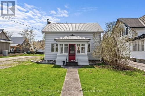 39 FRANCIS STREET W  Kawartha Lakes (Fenelon Falls), ON K0M 1N0