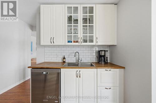 150 Forward Avenue, Ottawa, ON - Indoor Photo Showing Kitchen With Double Sink