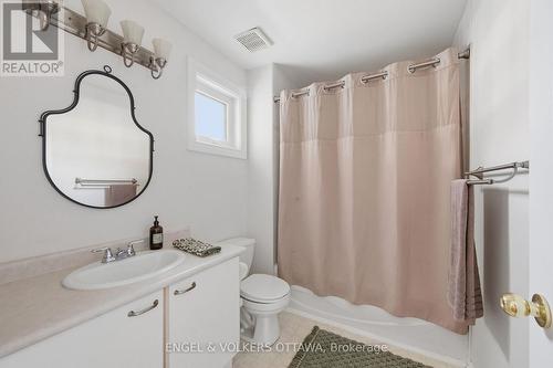 150 Forward Avenue, Ottawa, ON - Indoor Photo Showing Bathroom