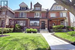 39 DIXON AVENUE Toronto, ON M4L 1N4