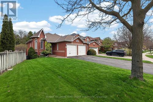 801 Surin Court, Newmarket, ON - Outdoor