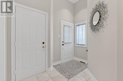 801 Surin Court, Newmarket, ON - Indoor Photo Showing Other Room