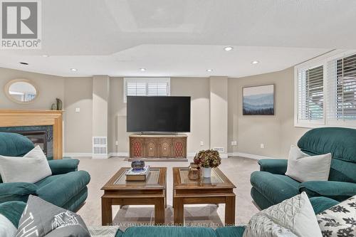 801 Surin Court, Newmarket, ON - Indoor Photo Showing Living Room With Fireplace