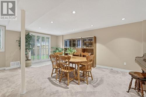801 Surin Court, Newmarket, ON - Indoor Photo Showing Dining Room