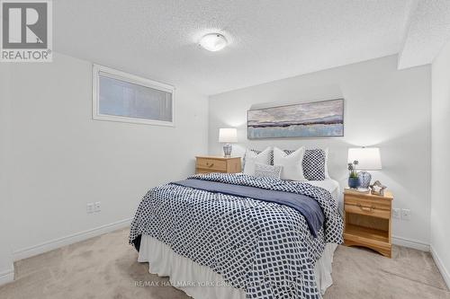 801 Surin Court, Newmarket, ON - Indoor Photo Showing Bedroom