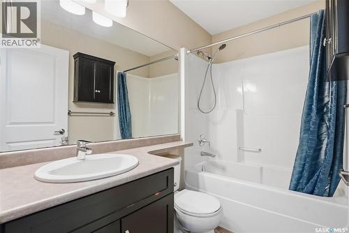 366 Kolynchuk Manor, Saskatoon, SK - Indoor Photo Showing Bathroom