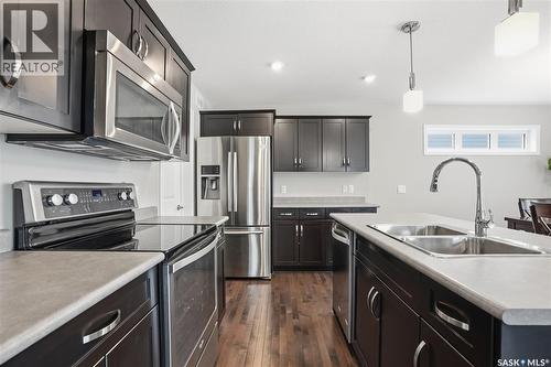 366 Kolynchuk Manor, Saskatoon, SK - Indoor Photo Showing Kitchen With Stainless Steel Kitchen With Double Sink With Upgraded Kitchen