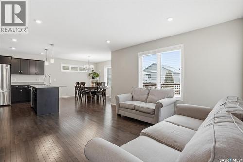 366 Kolynchuk Manor, Saskatoon, SK - Indoor Photo Showing Living Room
