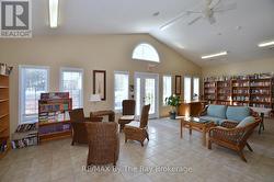 Library / Reading Area - 