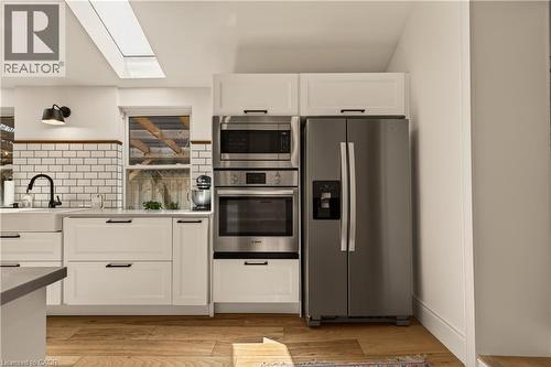 32 Magill Street, Hamilton, ON - Indoor Photo Showing Kitchen With Upgraded Kitchen