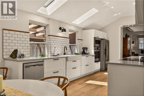32 Magill Street, Hamilton, ON - Indoor