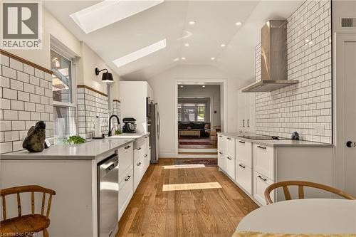 32 Magill Street, Hamilton, ON - Indoor