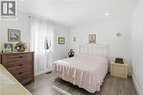 249 West 18Th Street, Hamilton, ON - Indoor Photo Showing Bedroom