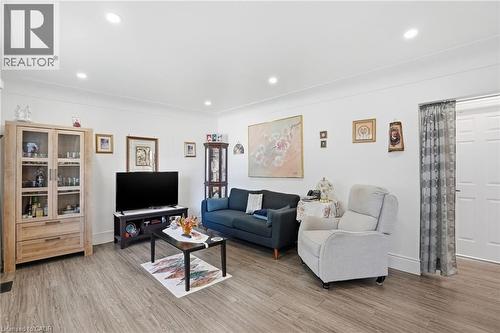 249 West 18Th Street, Hamilton, ON - Indoor Photo Showing Living Room