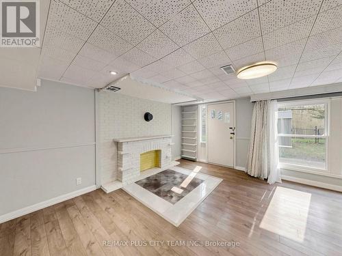 260 Renforth Drive, Toronto, ON - Indoor