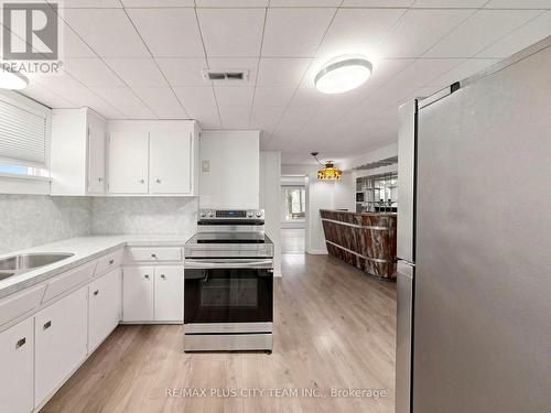 260 Renforth Drive, Toronto, ON - Indoor Photo Showing Kitchen