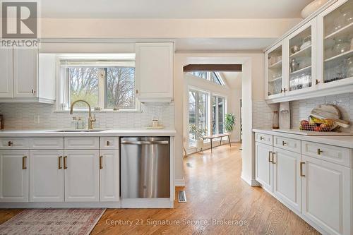 1578 Sherway Drive, Mississauga, ON - Indoor Photo Showing Kitchen