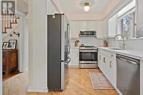 1578 Sherway Drive, Mississauga, ON - Indoor Photo Showing Kitchen With Upgraded Kitchen