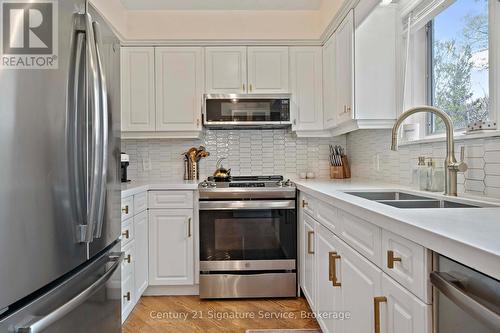 1578 Sherway Drive, Mississauga, ON - Indoor Photo Showing Kitchen With Double Sink With Upgraded Kitchen
