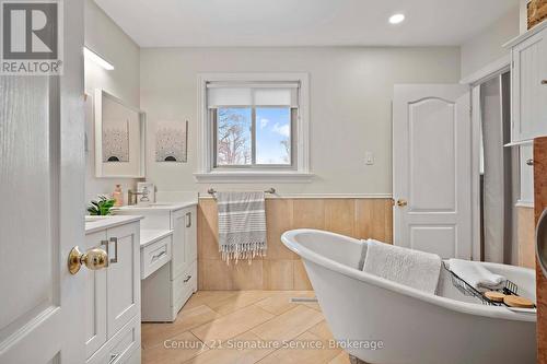 1578 Sherway Drive, Mississauga, ON - Indoor Photo Showing Bathroom