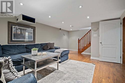 1578 Sherway Drive, Mississauga, ON - Indoor Photo Showing Living Room