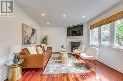 2946 Duncairn Drive, Mississauga, ON - Indoor Photo Showing Living Room With Fireplace