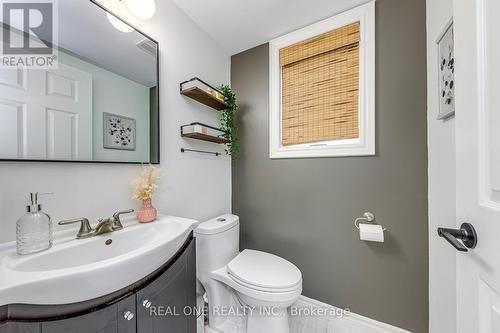 2946 Duncairn Drive, Mississauga, ON - Indoor Photo Showing Bathroom