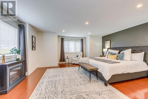 2946 Duncairn Drive, Mississauga, ON - Indoor Photo Showing Bedroom