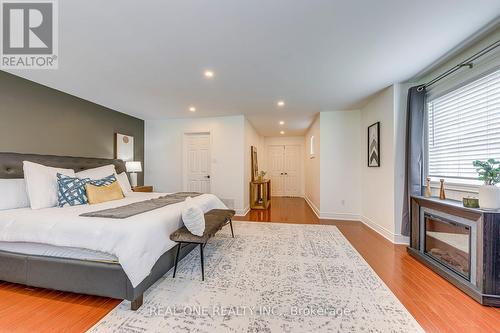 2946 Duncairn Drive, Mississauga, ON - Indoor Photo Showing Bedroom