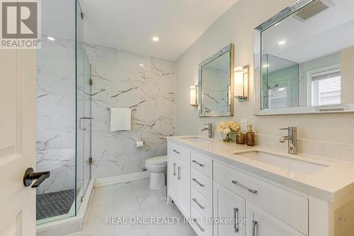 2946 Duncairn Drive, Mississauga, ON - Indoor Photo Showing Bathroom