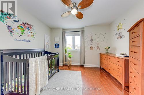 2946 Duncairn Drive, Mississauga, ON - Indoor Photo Showing Bedroom