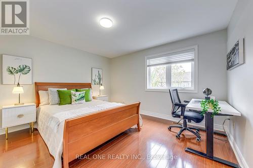 2946 Duncairn Drive, Mississauga, ON - Indoor Photo Showing Bedroom
