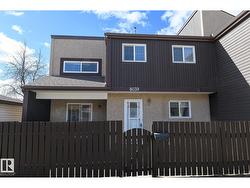 8039 27 AV NW  Edmonton, AB T6K 3C9