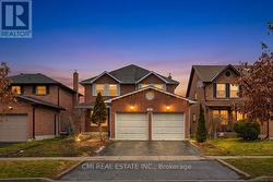 560 STEEPLE HILL  Pickering, ON L1V 5Z3