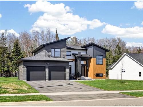 262 Yvonne, Dieppe, NB 