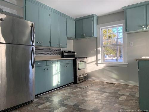 16 Clark Rd, Rothesay, NB 