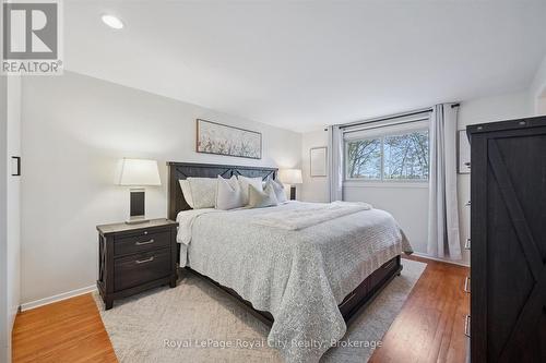 22 Crestwood Drive, Cambridge, ON - Indoor Photo Showing Bedroom